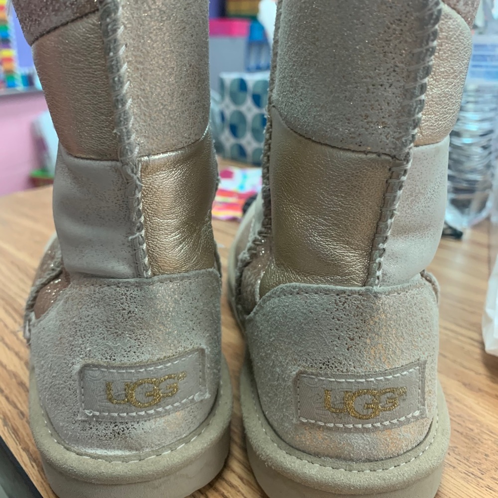 Beautiful ugg patchwork boots - Picture 2 of 4